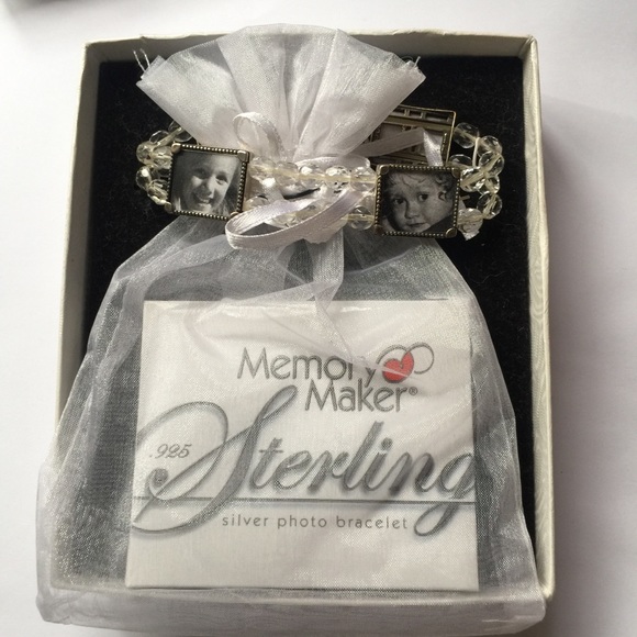 🎊HP🎊NWOT Memory Maker Bracelet 4 pictures - Picture 1 of 8